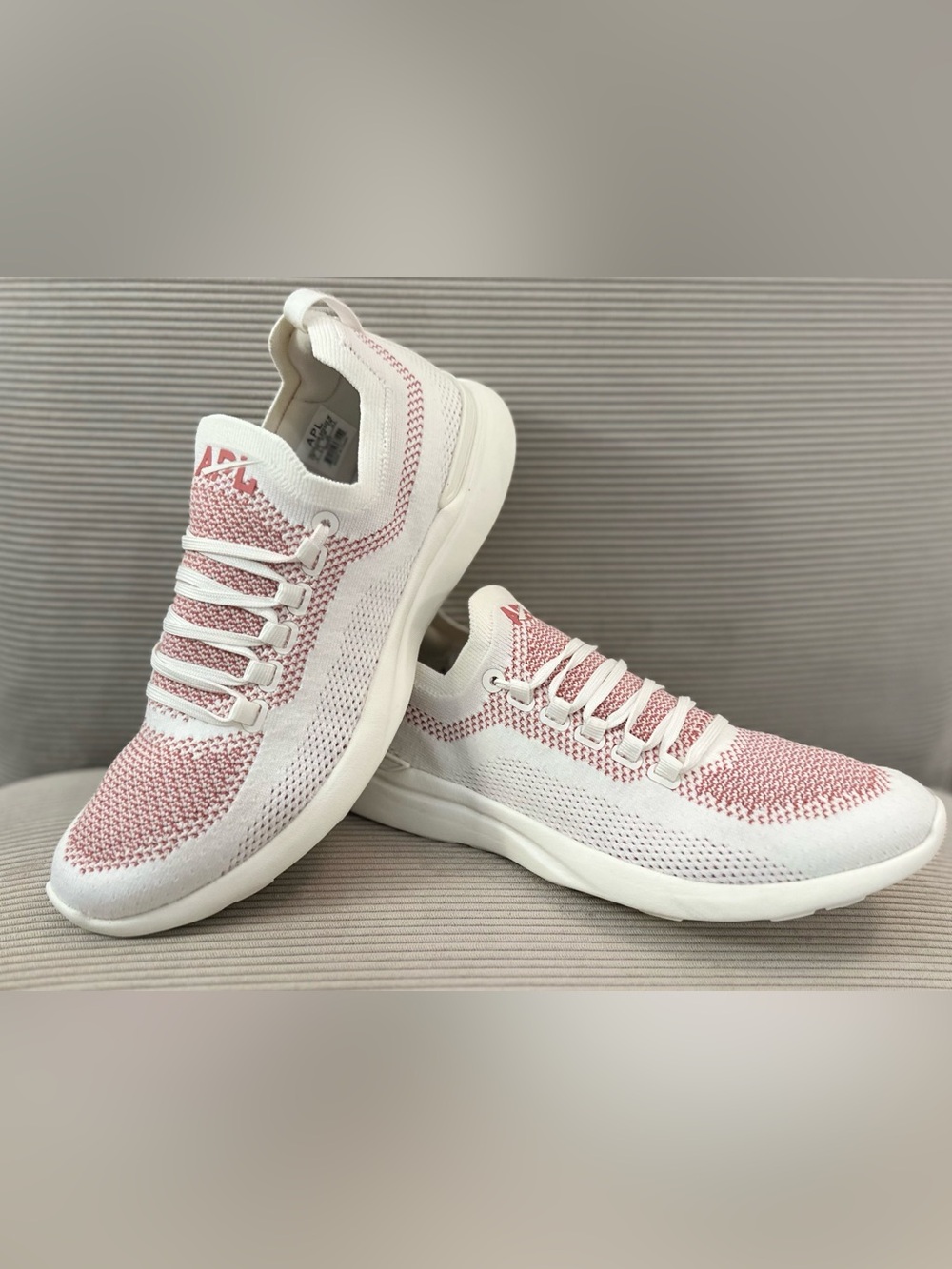 Athletic Propulsion Labs (APL) Women’s TechLoom Breeze - Fire Coral/White size 9